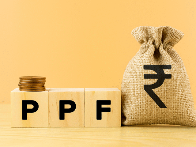 పోస్ట్ ఆఫీస్ PPF స్కీమ్: రోజుకు రూ.411 పొదుపుతో రూ.43.60 లక్షలు సులభమే!
